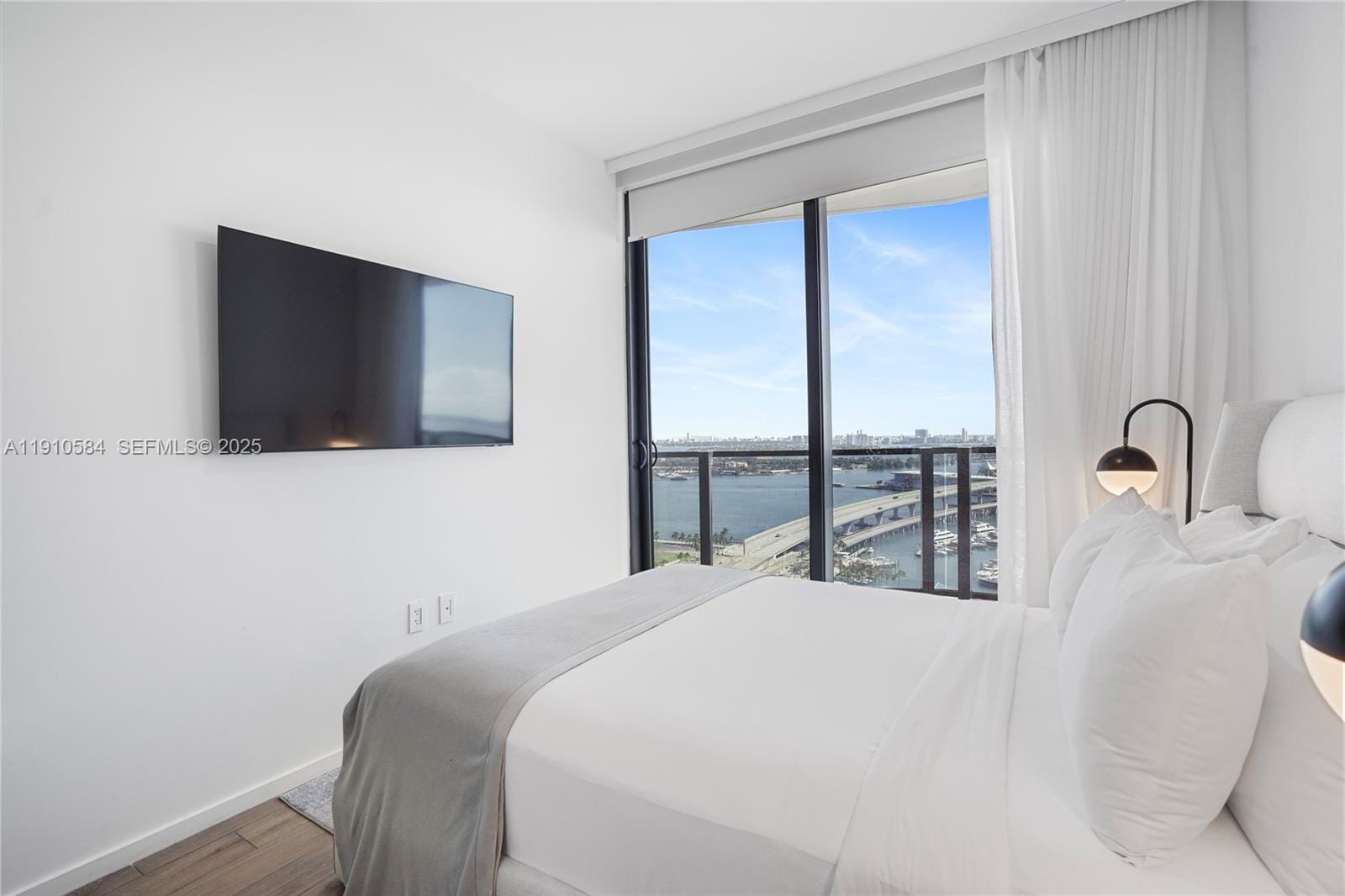 398 NE 5th Street 1811, Miami, FL 33132 photo 14