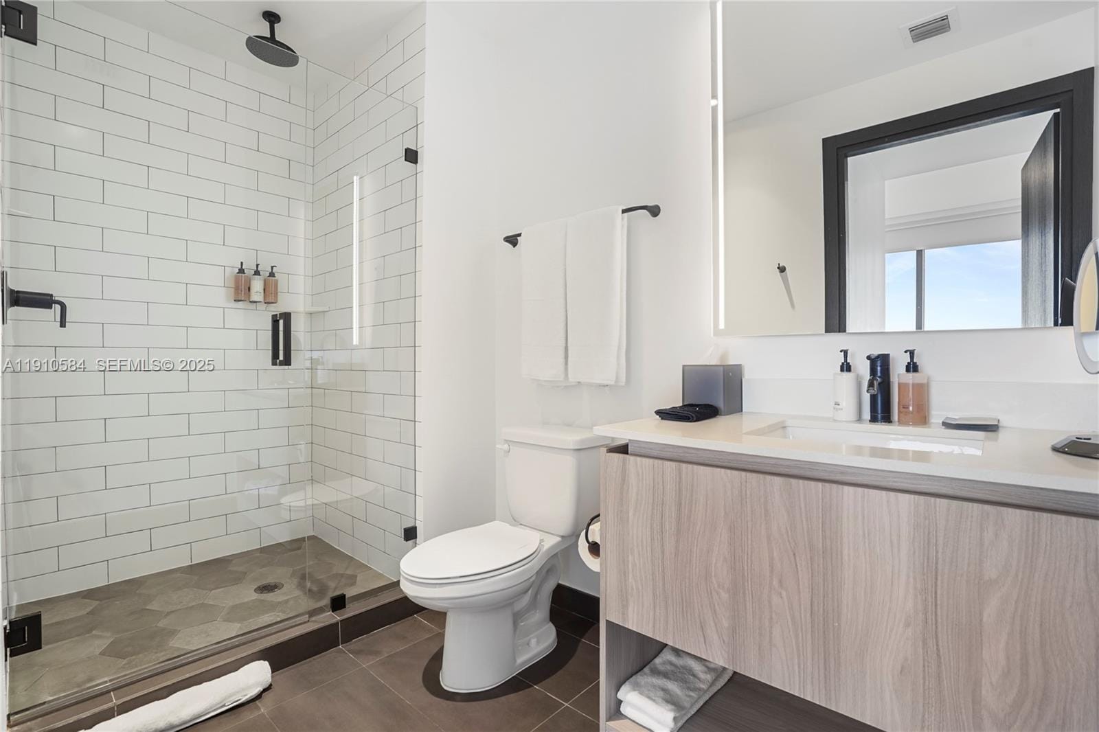 398 NE 5th Street 1811, Miami, FL 33132 photo 15