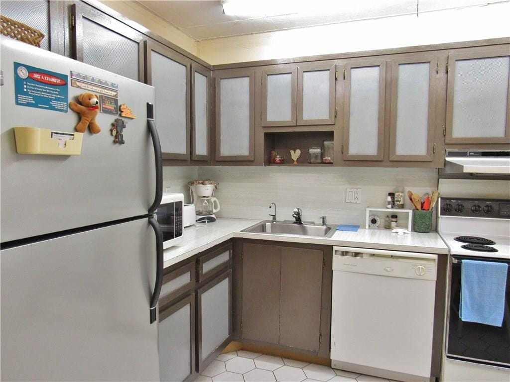 2661 S Course Drive 404 — photo 9
