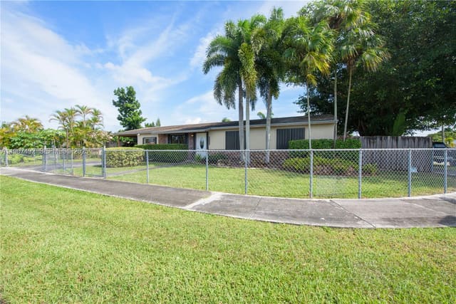 30715 SW 188th Court, Homestead, FL 33030