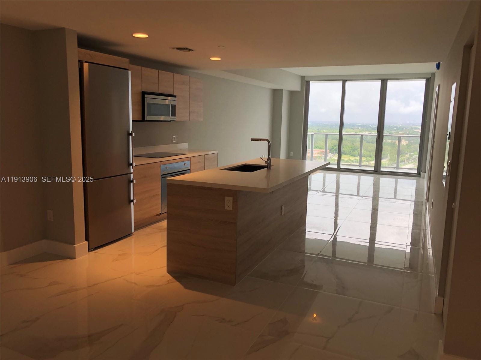 16385 Biscayne Boulevard 3003 — photo 2