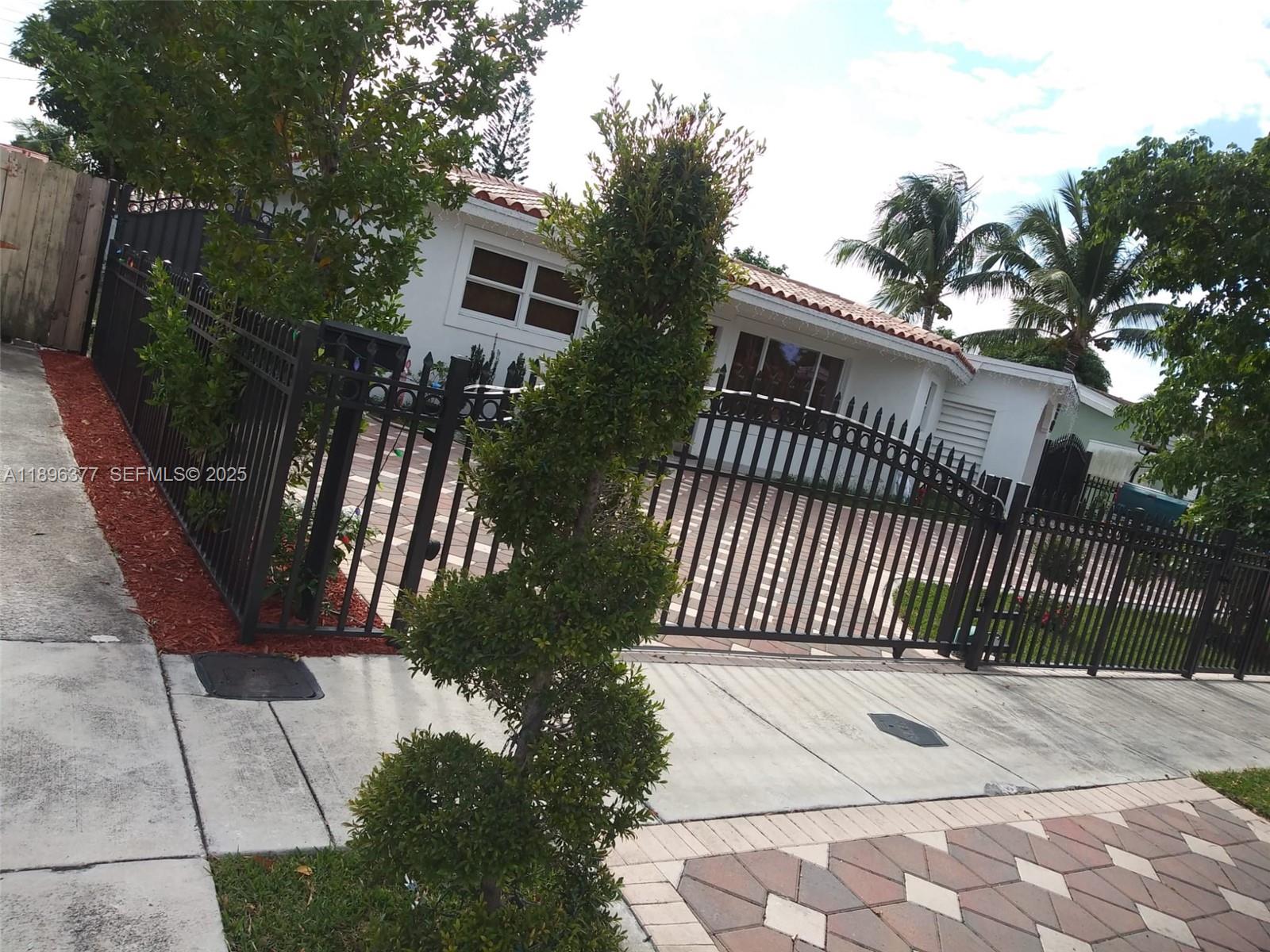 240 NE 27th Street 1, Pompano Beach, FL 33064, Pompano Beach