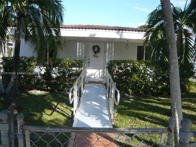 55 SW 62nd Court, Miami, FL 33144