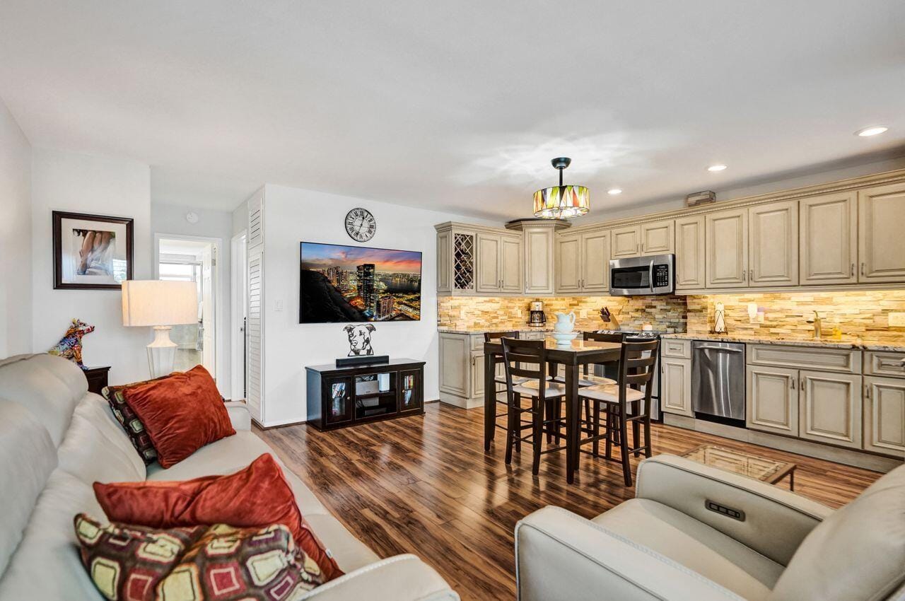 1850 S Ocean Drive 213 — photo 3
