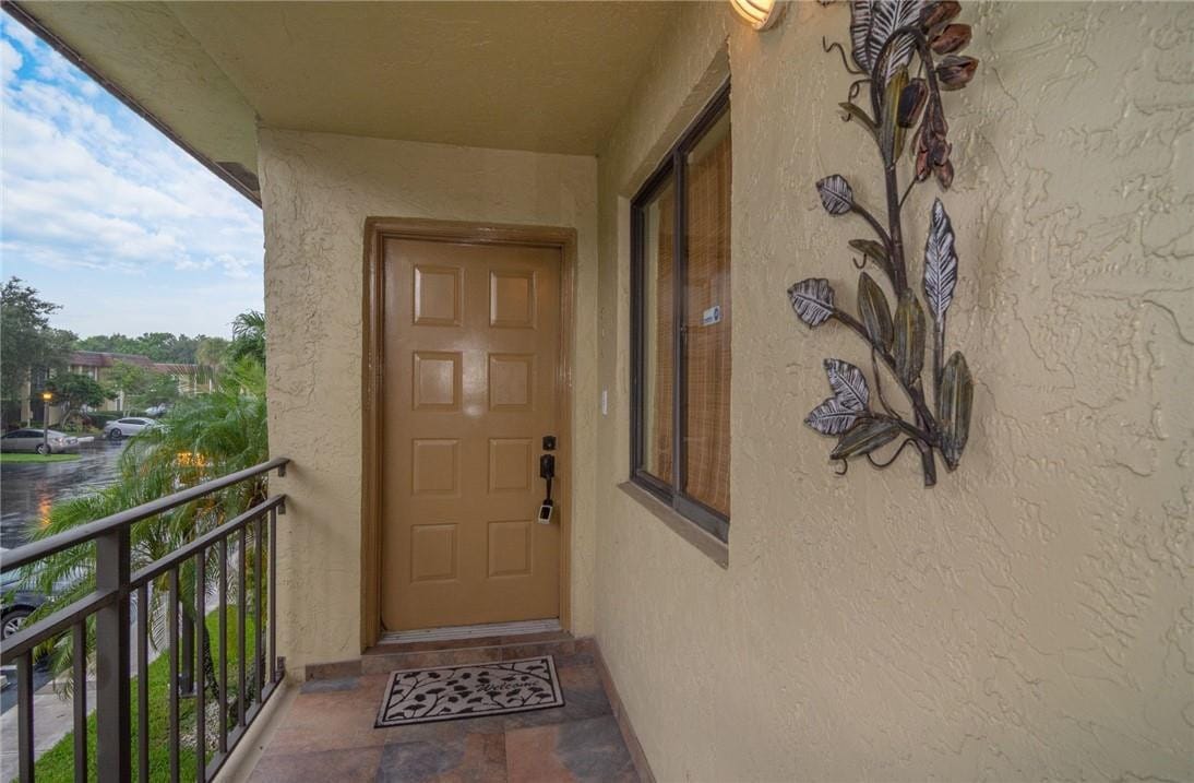 301 Lakeview Drive 204 — photo 2