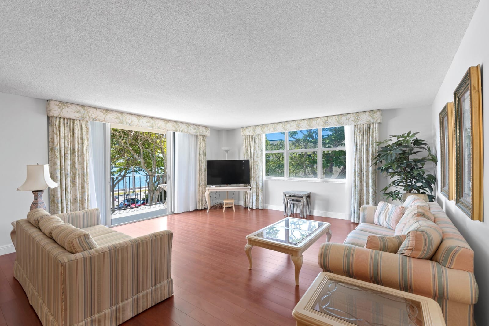 1801 S Flagler Drive 202 — photo 2