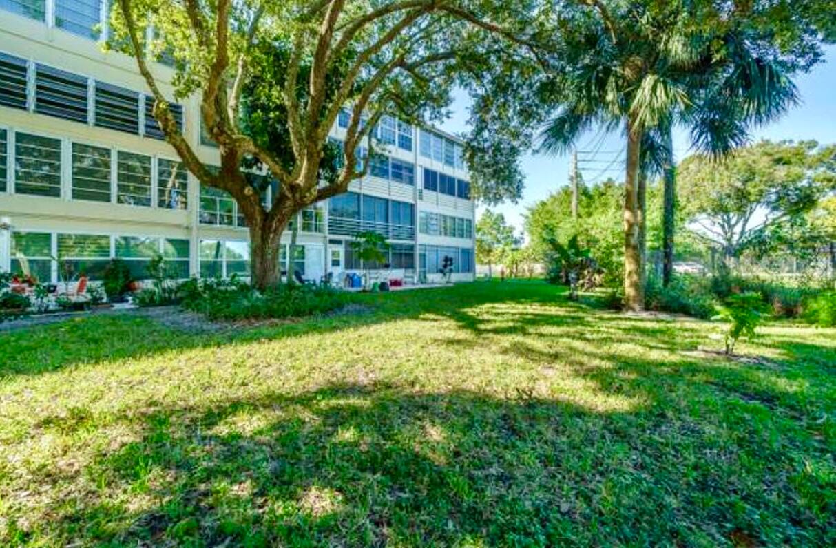 203 Southampton A, West Palm Beach, FL 33417 photo 28