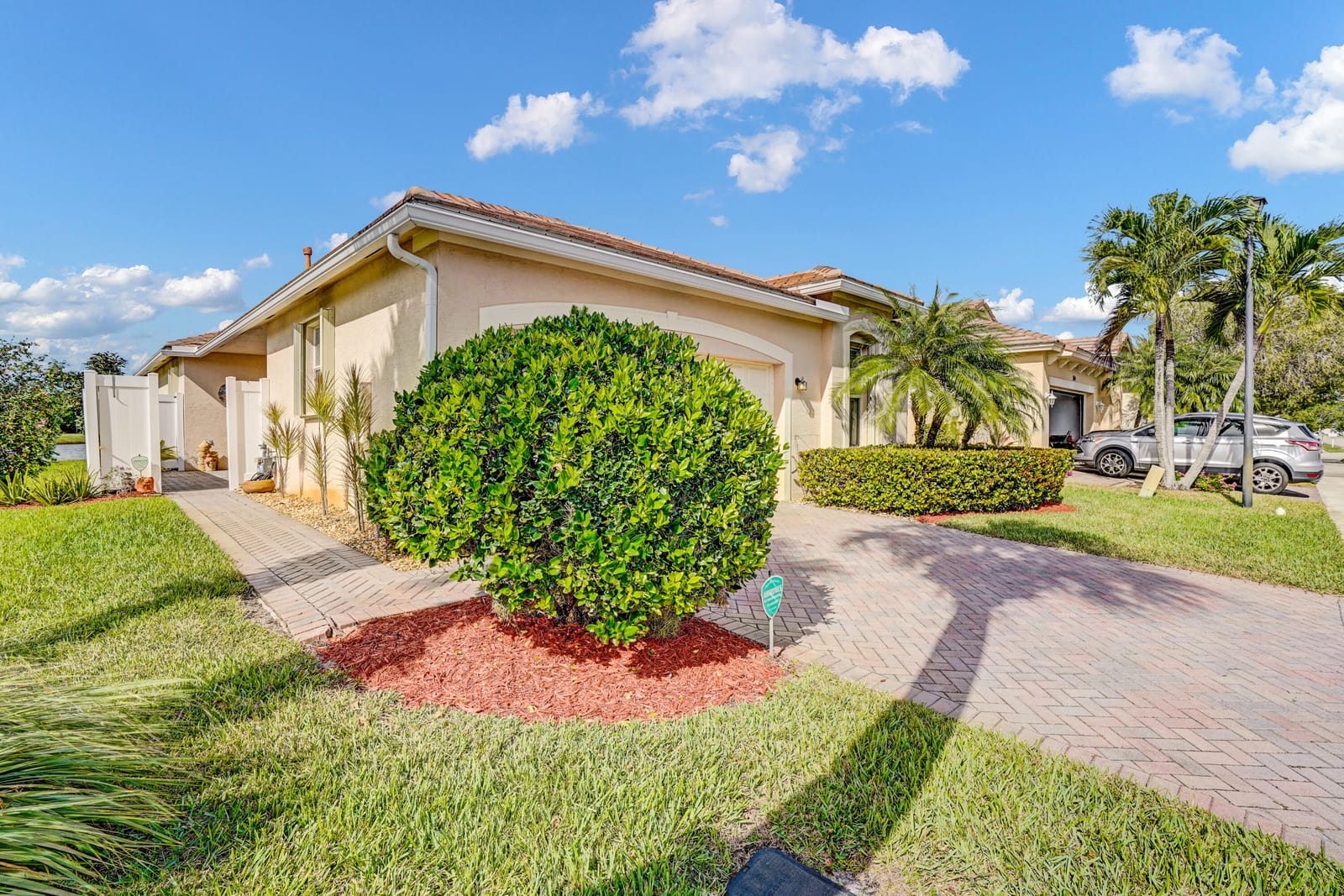 362 SW Coconut Key Way SW — photo 3