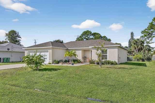 1898 SE Mantua Street, Port St. Lucie, FL 34952