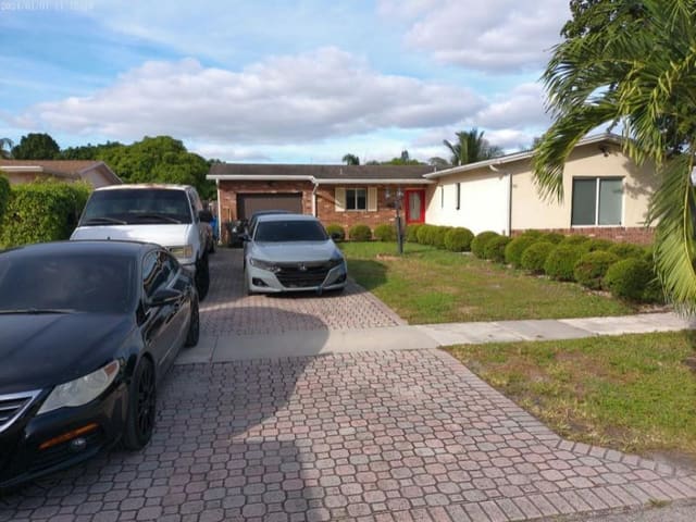 6561 SW 9th Place, sold in Kimberly Village Sec One, North Lauderdale, FL