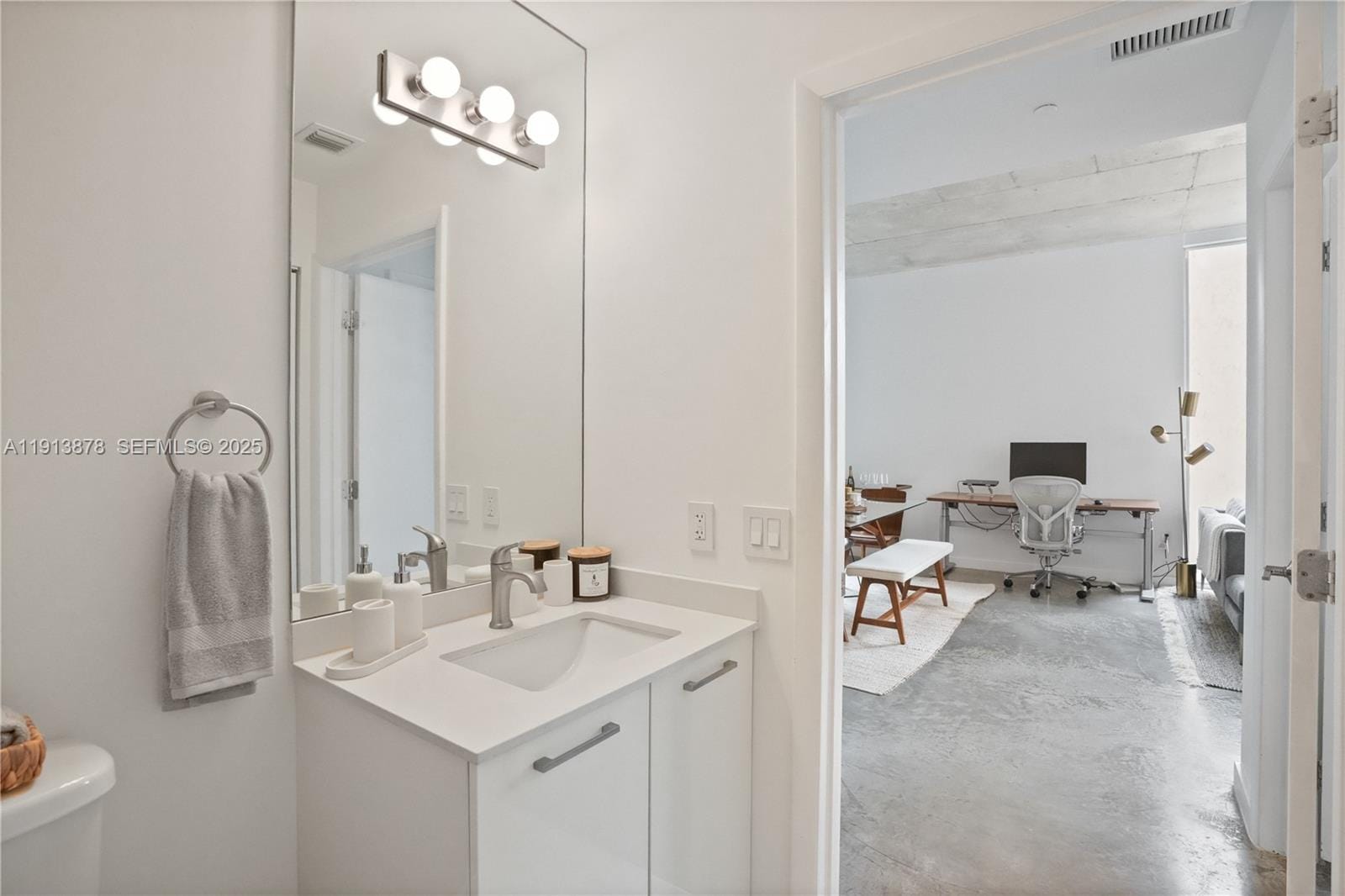 151 SE 1st Street 502, Miami, FL 33131 photo 7