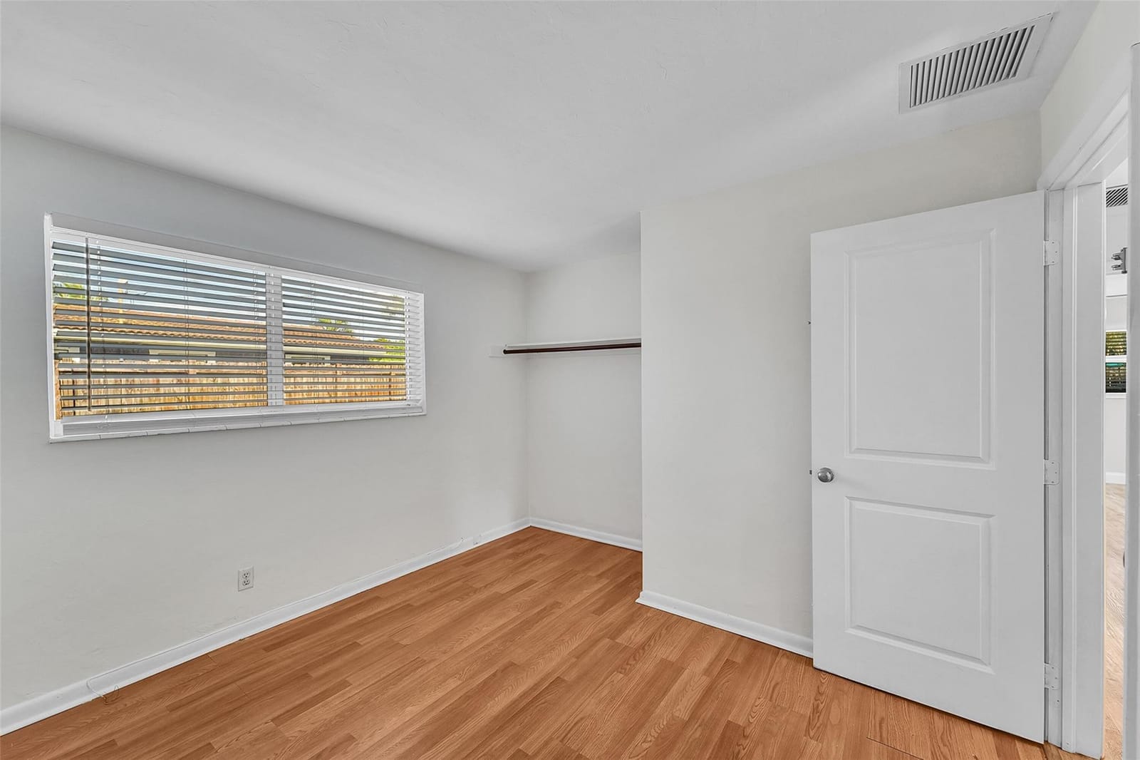 5940 NE 1st Terrace — photo 11