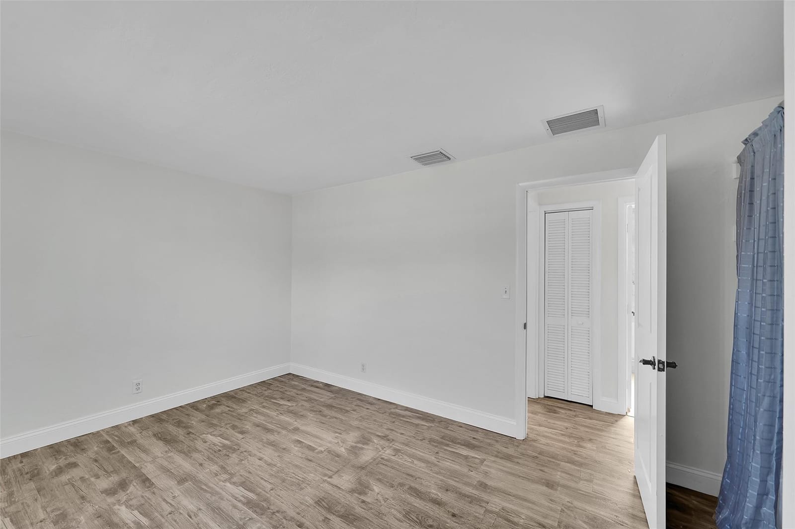 5940 NE 1st Terrace, Oakland Park, FL 33334 photo 14