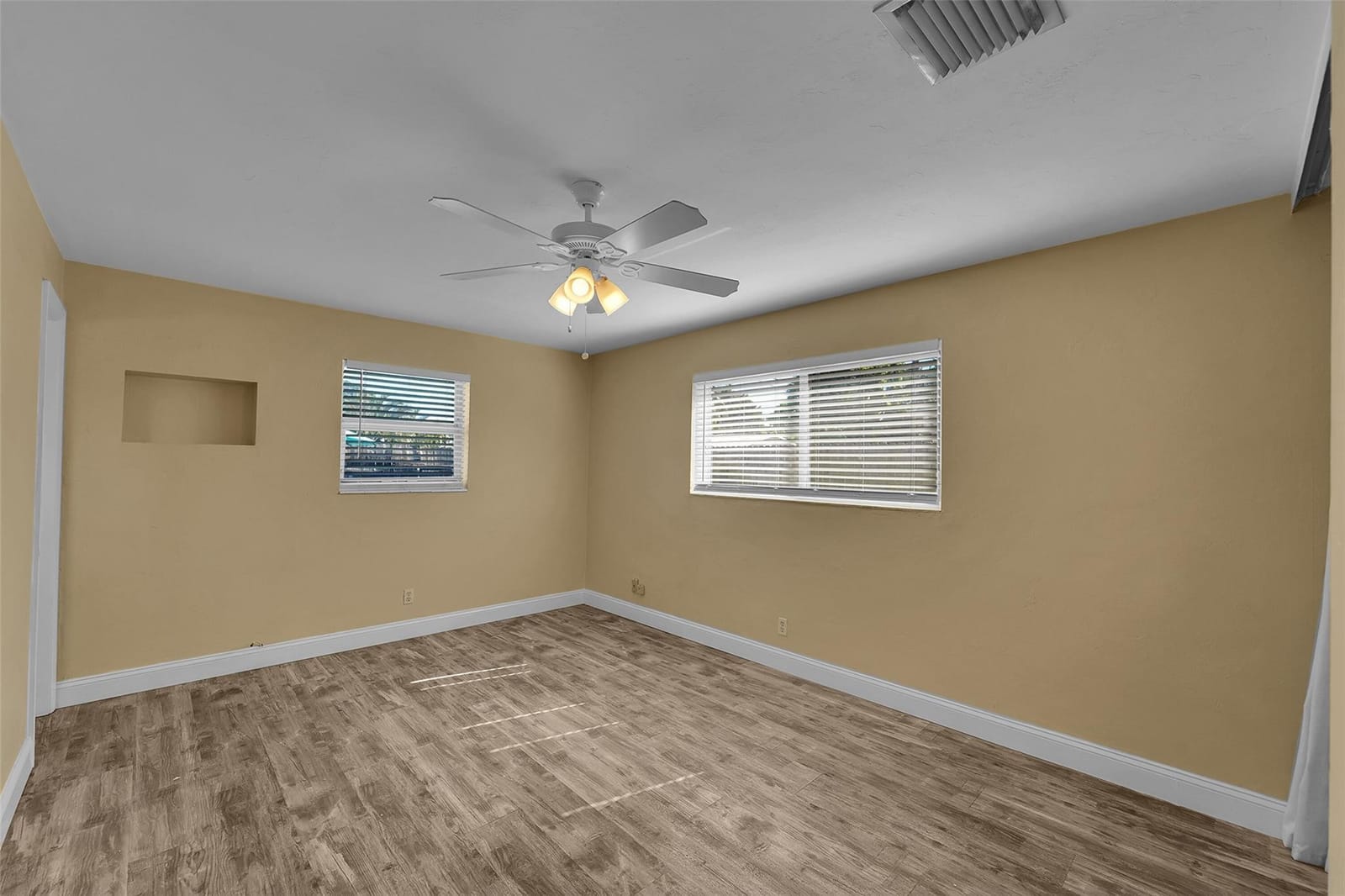 5940 NE 1st Terrace, Oakland Park, FL 33334 photo 18