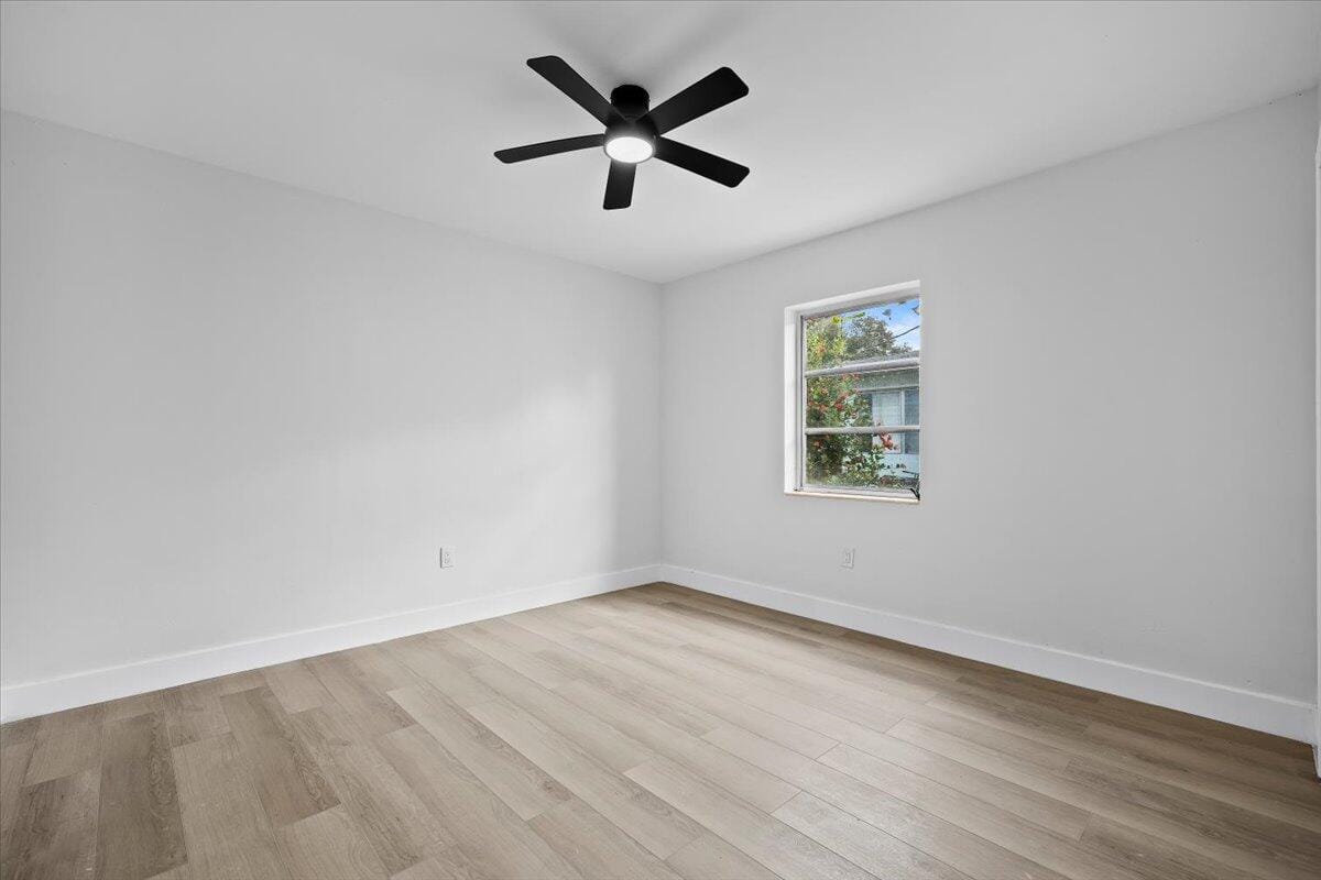 424 N B Street — photo 11