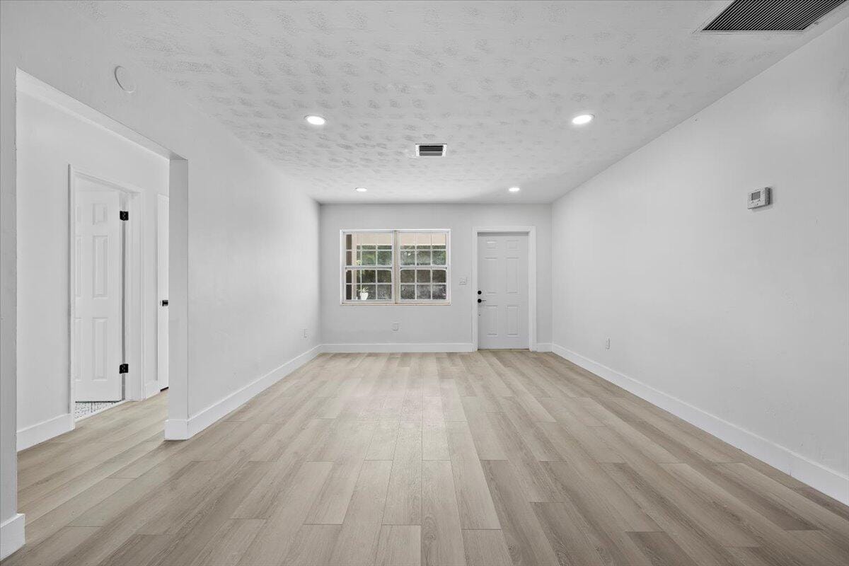 424 N B Street — photo 5