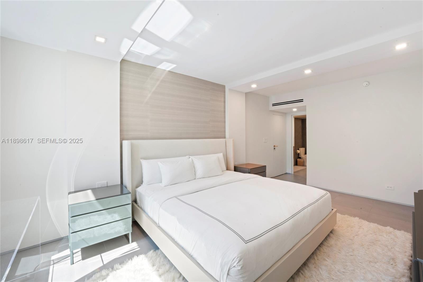 2301 Collins Avenue 1005 — photo 11