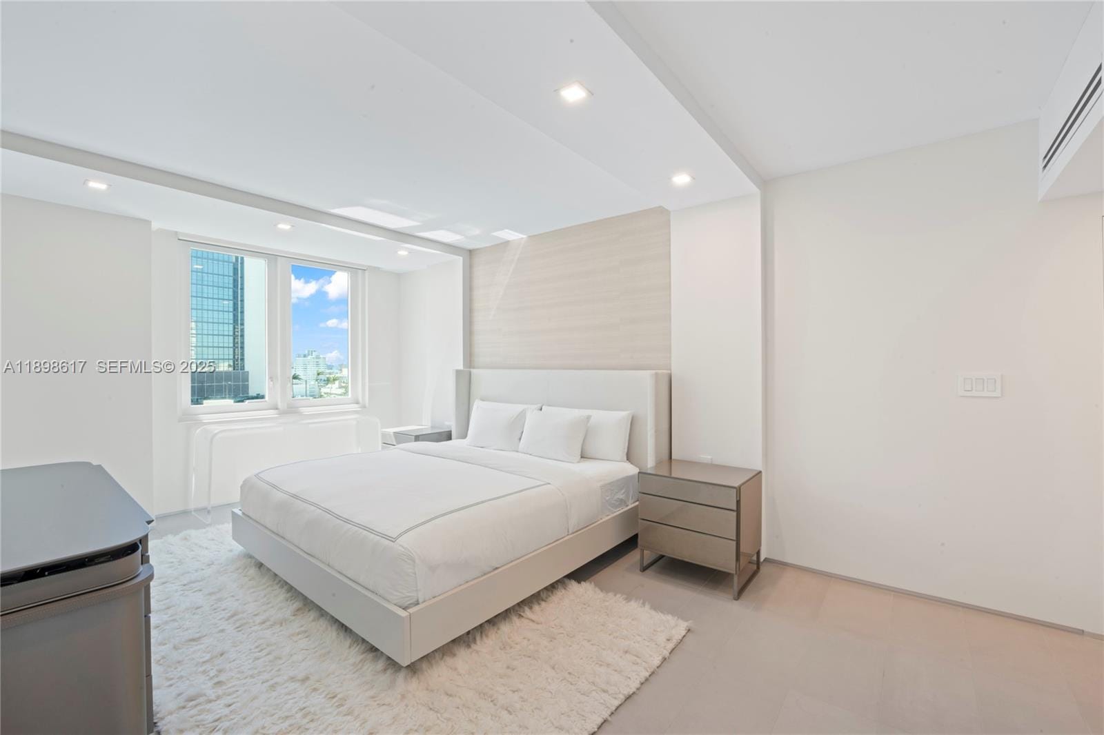 2301 Collins Avenue 1005 — photo 12