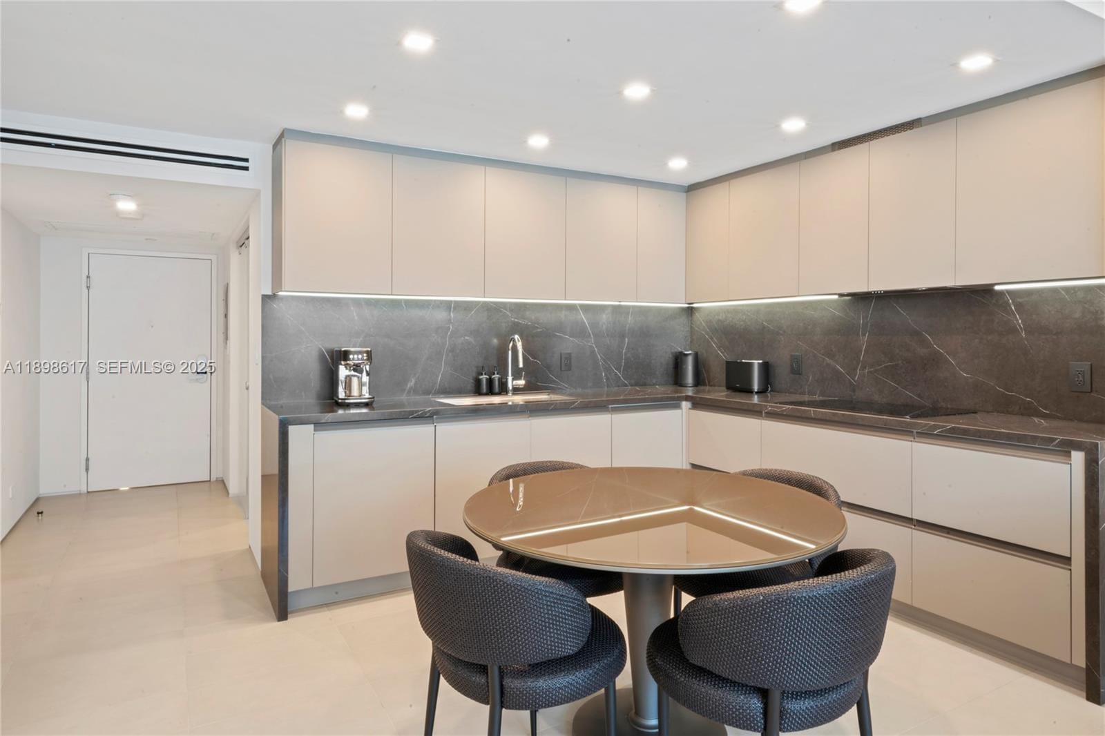 2301 Collins Avenue 1005 — photo 5