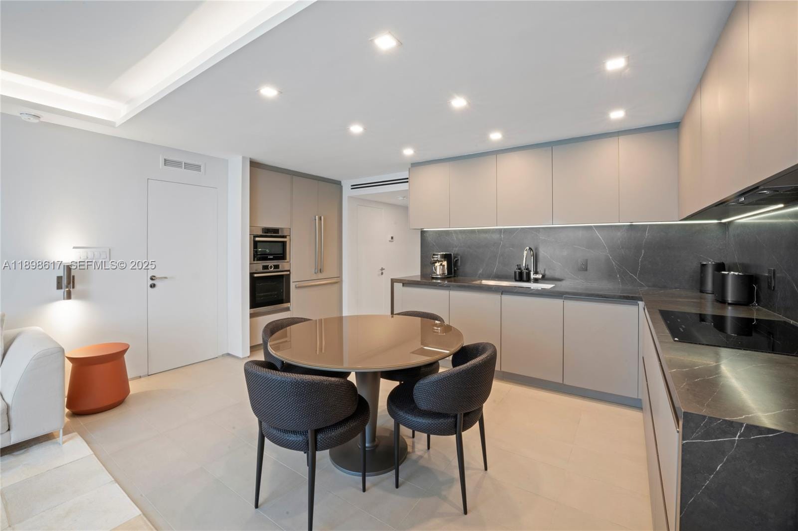 2301 Collins Avenue 1005 — photo 7