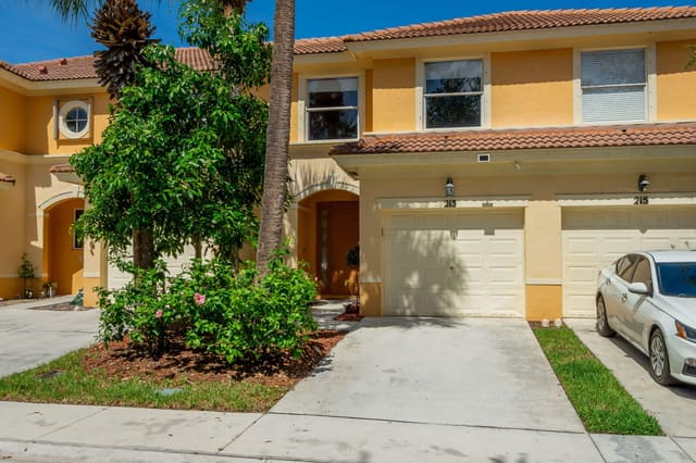213 River Bluff Lane, Royal Palm Beach, FL 33411