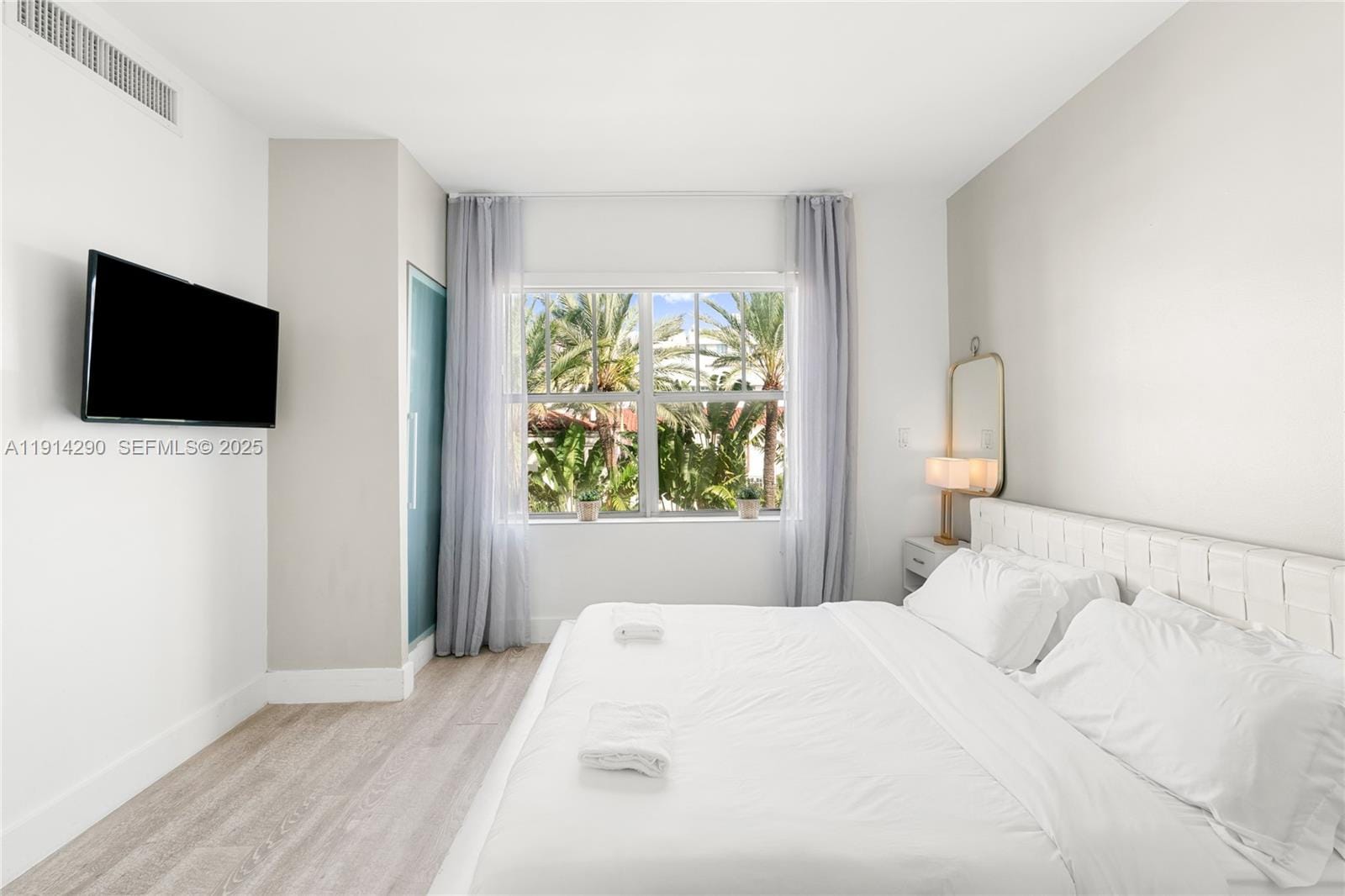 1060 Ocean Drive D307 — photo 12