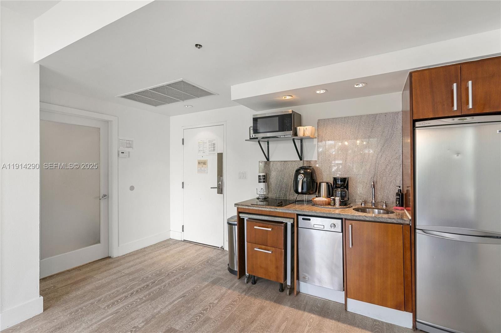 1060 Ocean Drive D307, Miami Beach, FL 33139 photo 23