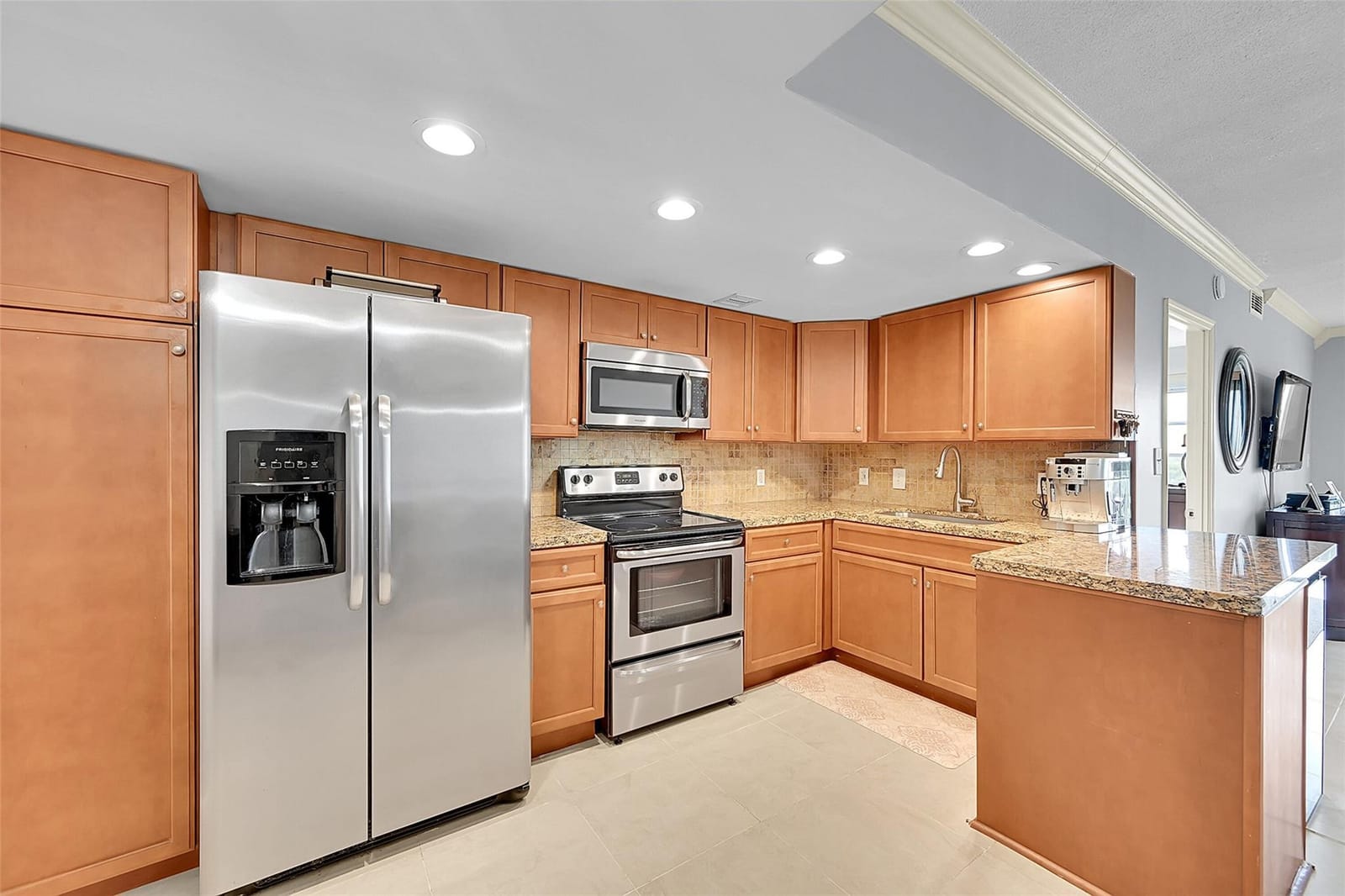 3100 N Palm Aire Drive 606 — photo 6