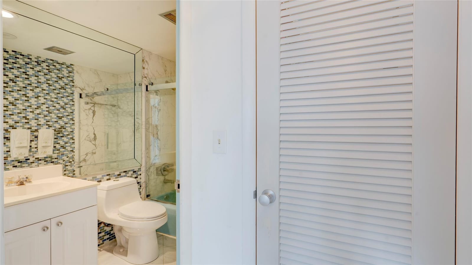 3333 NE 34th Street 811 — photo 12
