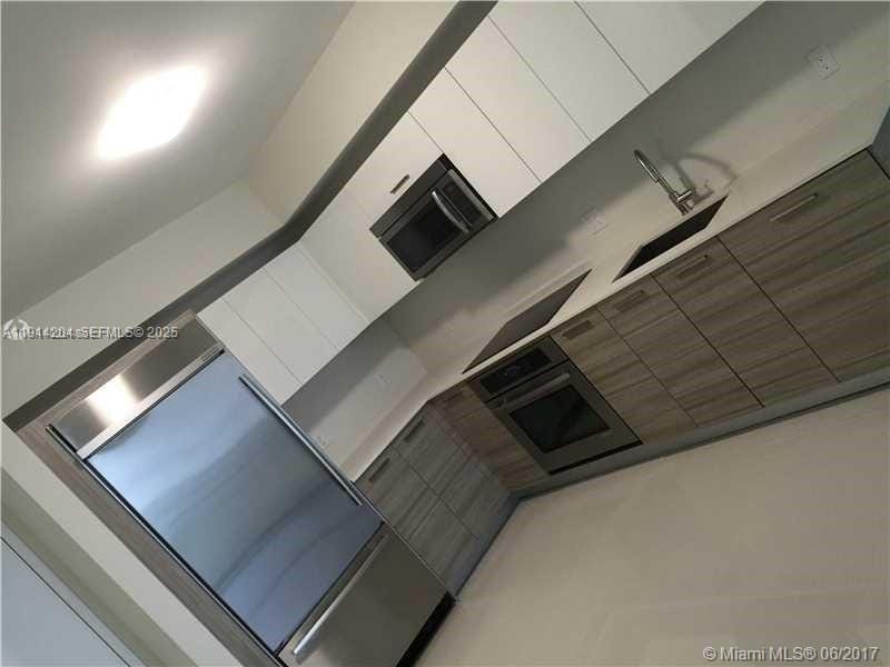 1300 Brickell Bay Drive, Miami, FL 33131 photo 6