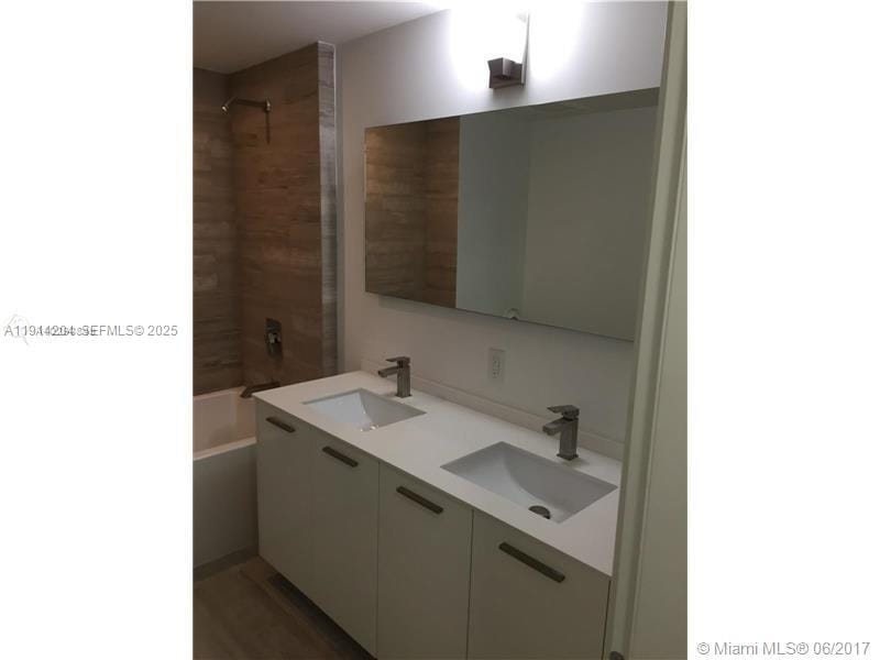 1300 Brickell Bay Drive, Miami, FL 33131 photo 8