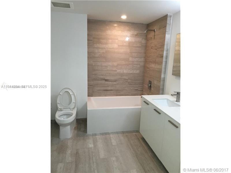 1300 Brickell Bay Drive, Miami, FL 33131 photo 9
