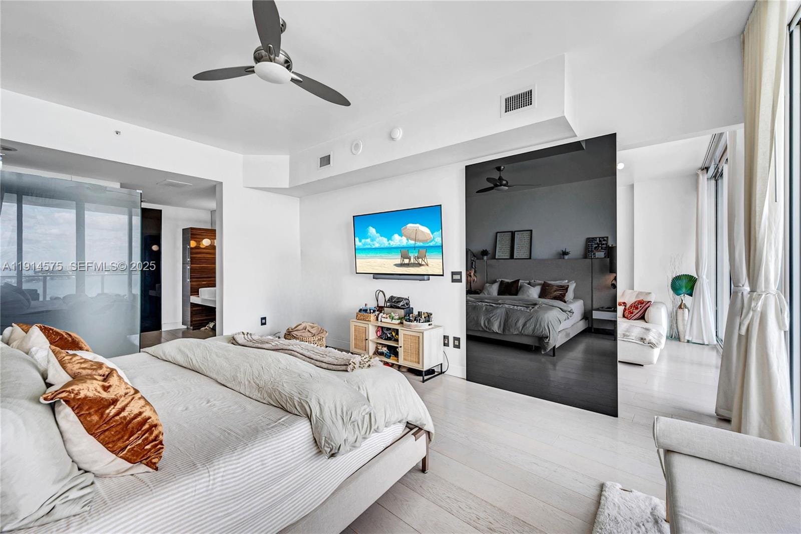 2020 N Bayshore Drive 1906 — photo 7