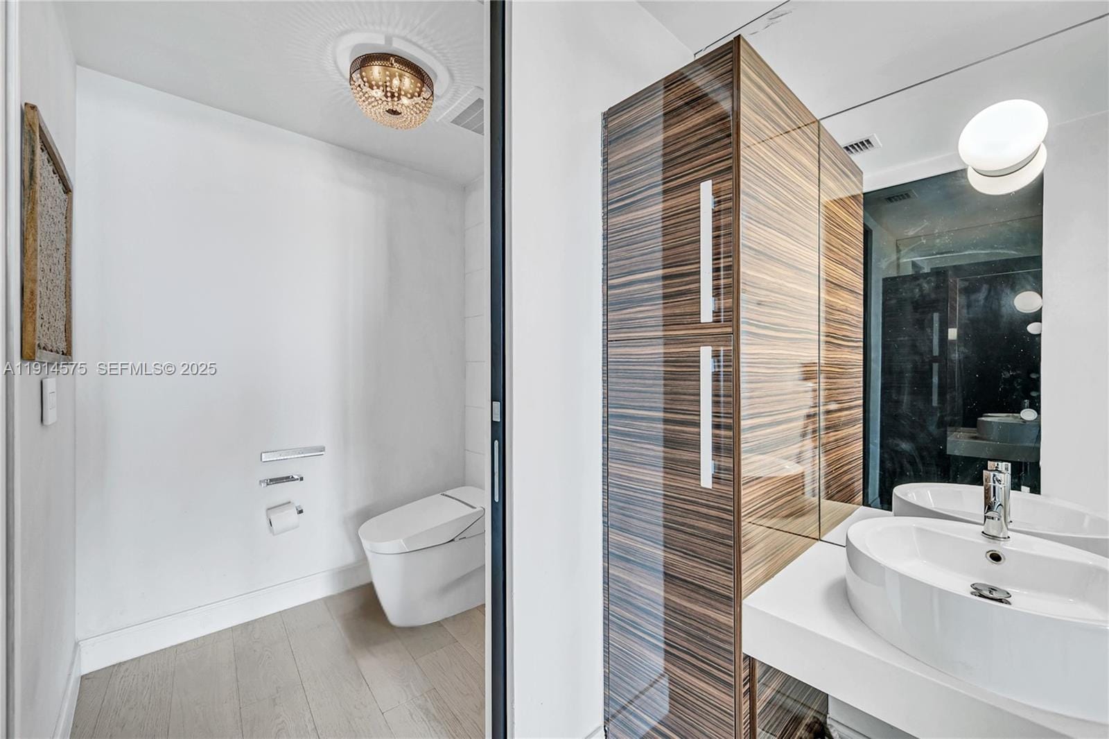 2020 N Bayshore Drive 1906 — photo 8