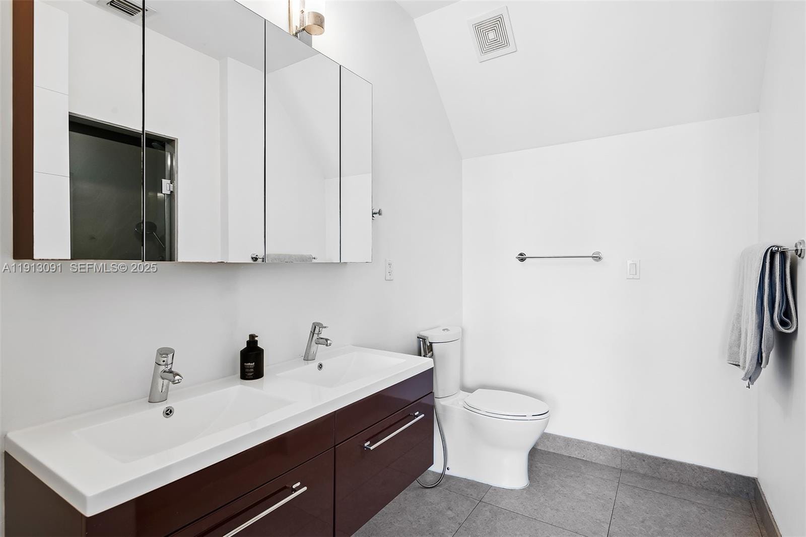 704 NE 5th Street, Fort Lauderdale, FL 33301 photo 6