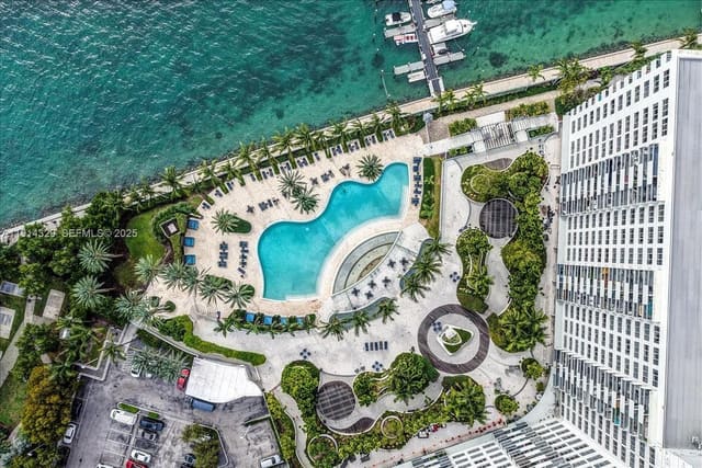 1500 Bay Road PH 1570, sold in Flamingo South Beach I Co, Miami Beach, FL