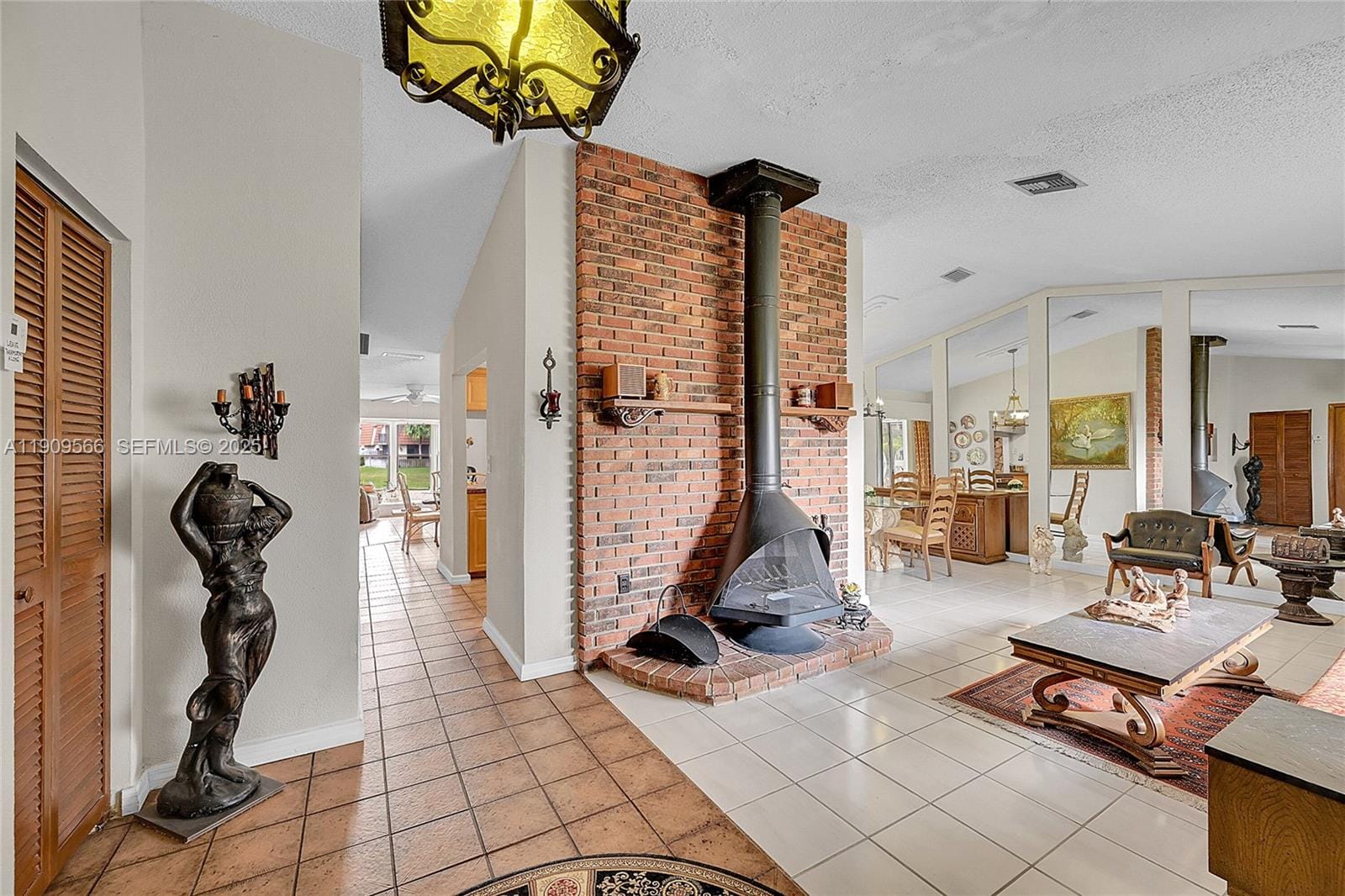 9421 NW 46th Court — photo 3
