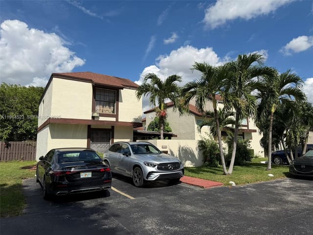 10053 NW 4th Lane 10053, sold in Spring Lakes Village Phas, Miami, FL