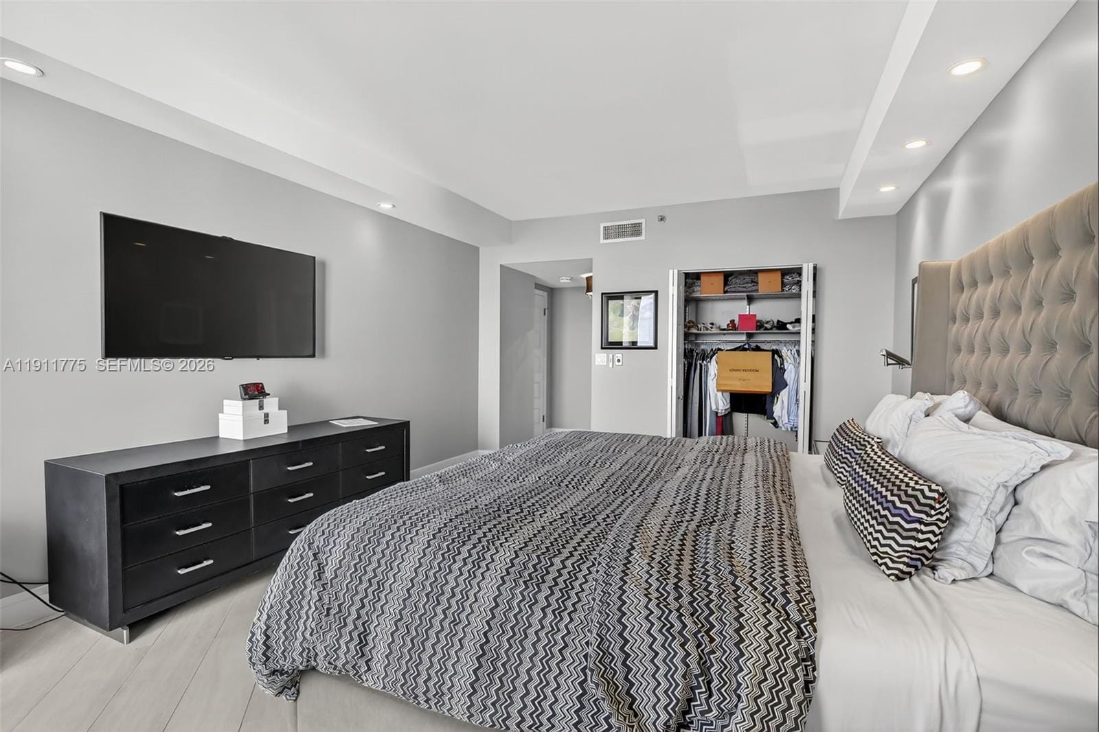 20281 E Country Club Drive 1704, Aventura, FL 33180 photo 17