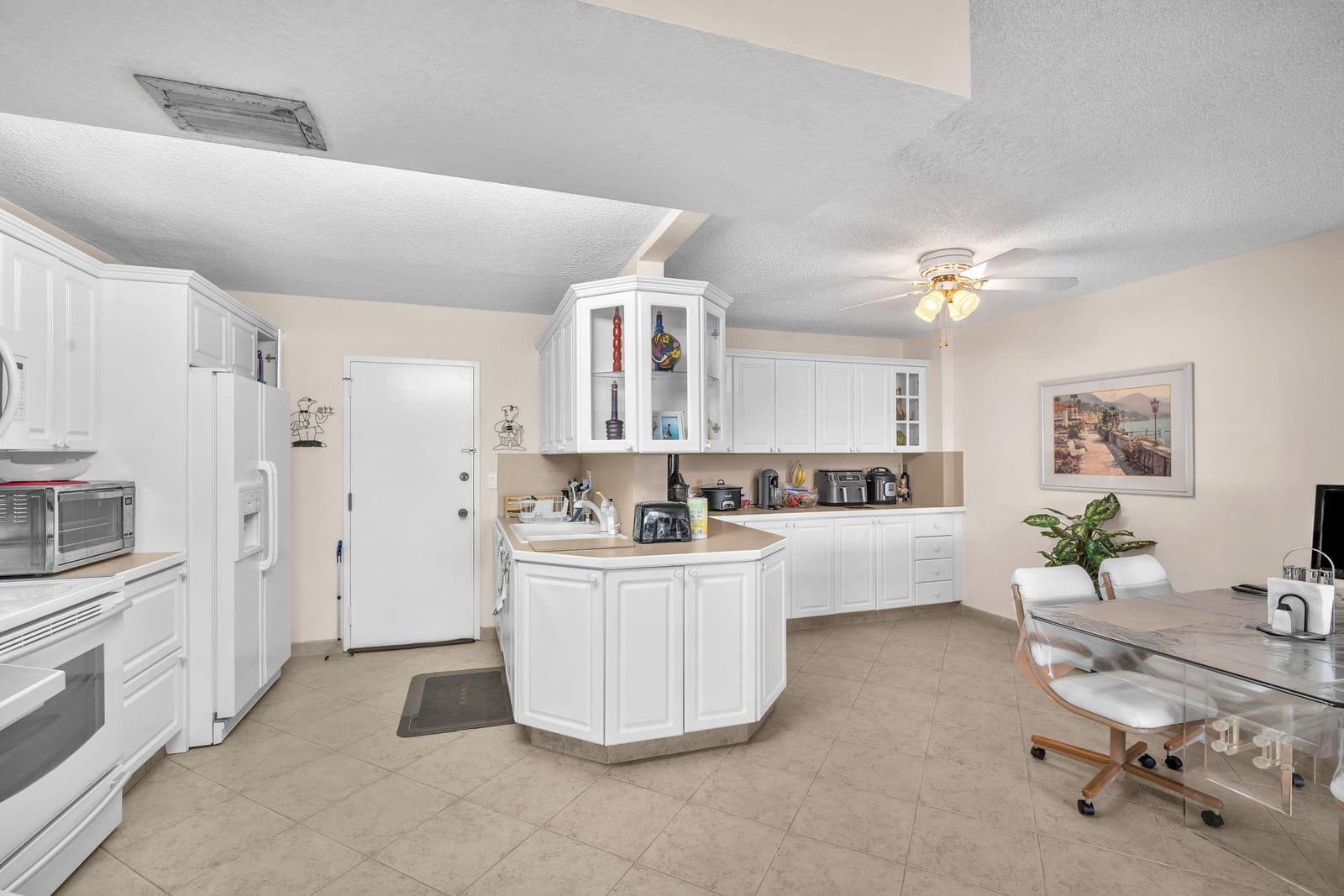 800 NE 195th Street 601 — photo 11