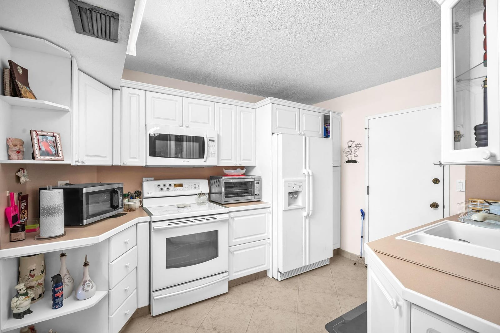 800 NE 195th Street 601 — photo 12