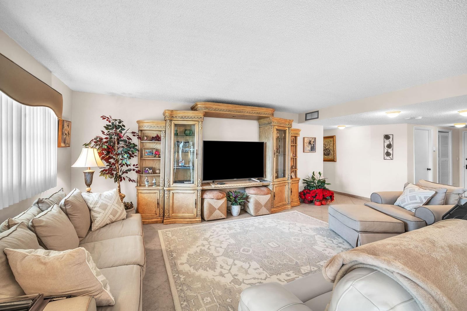 800 NE 195th Street 601 — photo 7