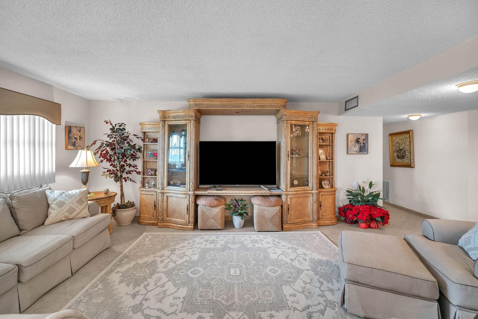 800 NE 195th Street 601 — photo 8