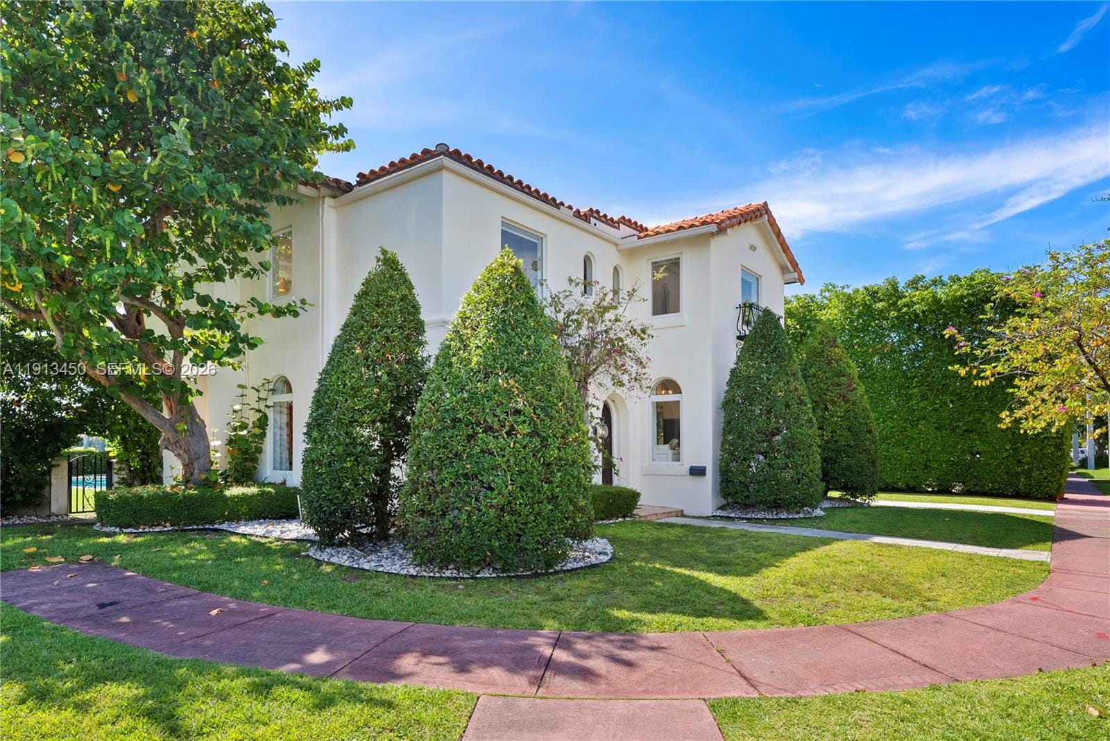 5800 La Gorce Drive — photo 2