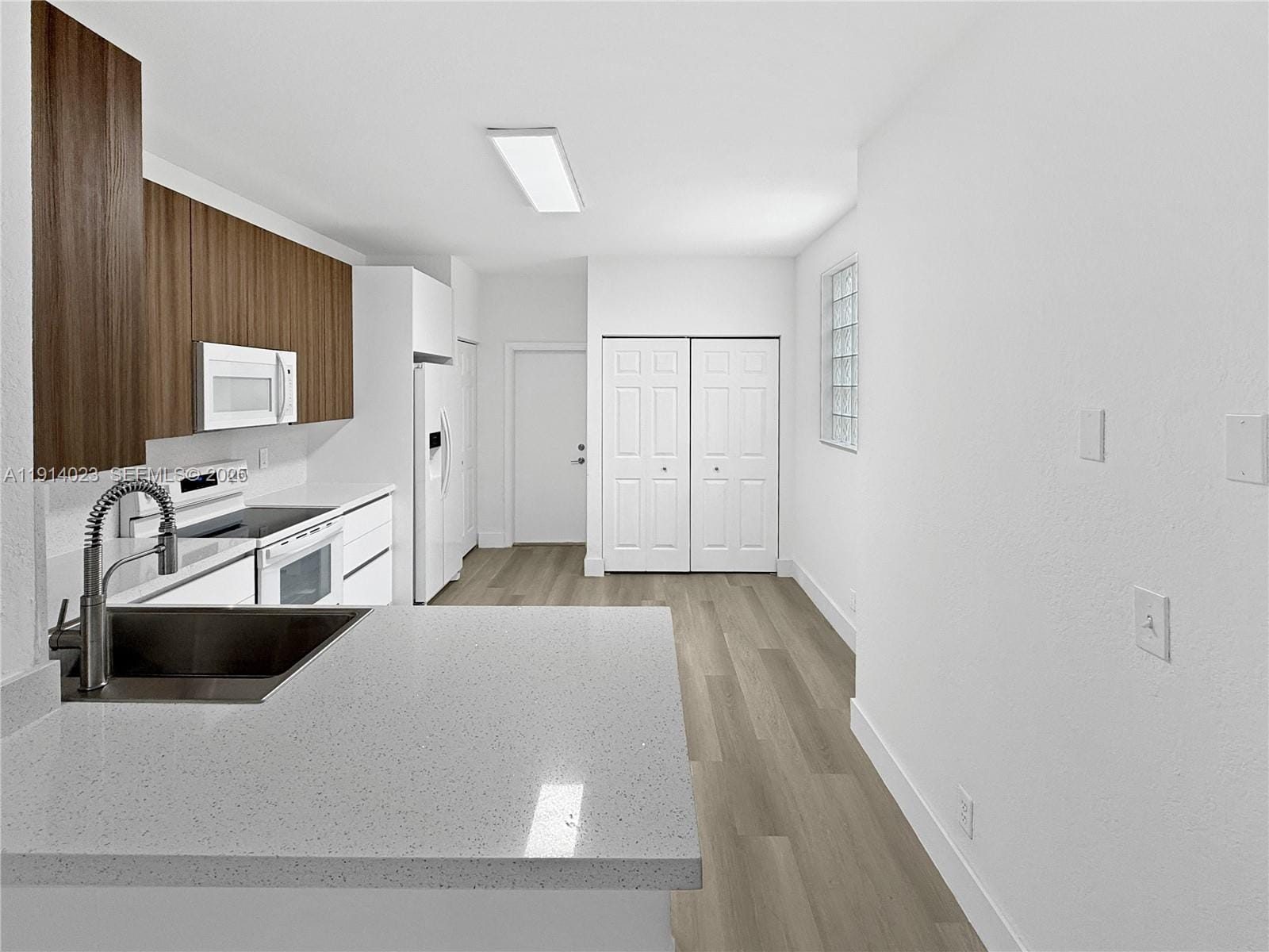 2179 Hacienda Terrace — photo 4