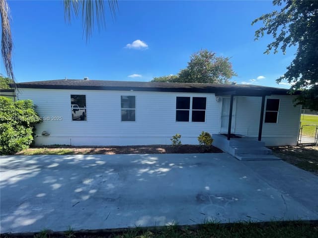 19800 SW 180th Avenue 394, Miami, FL 33187