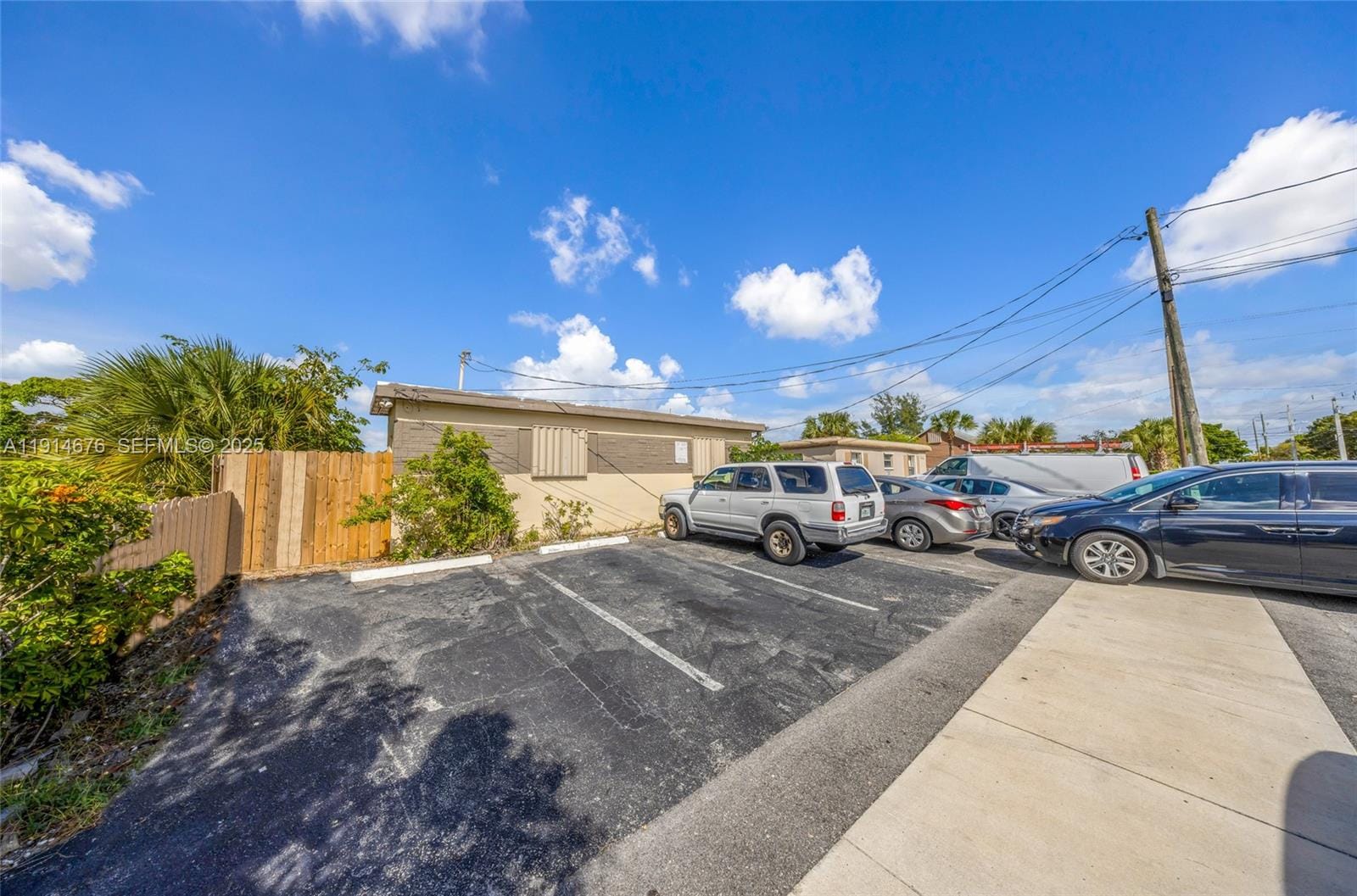 223 SW 5th Court, Deerfield Beach, FL 33441 photo 2