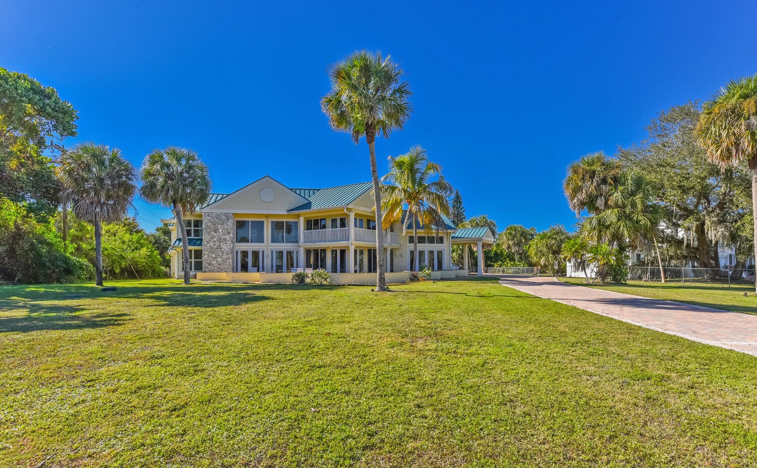 3343 S Indian River Drive — photo 8