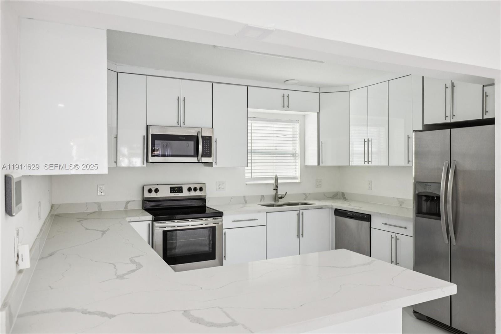 12630 NE Miami Place, North Miami, FL 33161 photo 15