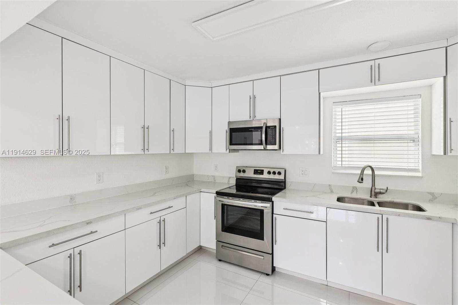 12630 NE Miami Place, North Miami, FL 33161 photo 17
